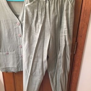 Top and pant set. MZM Sport. Size: Large Petite
